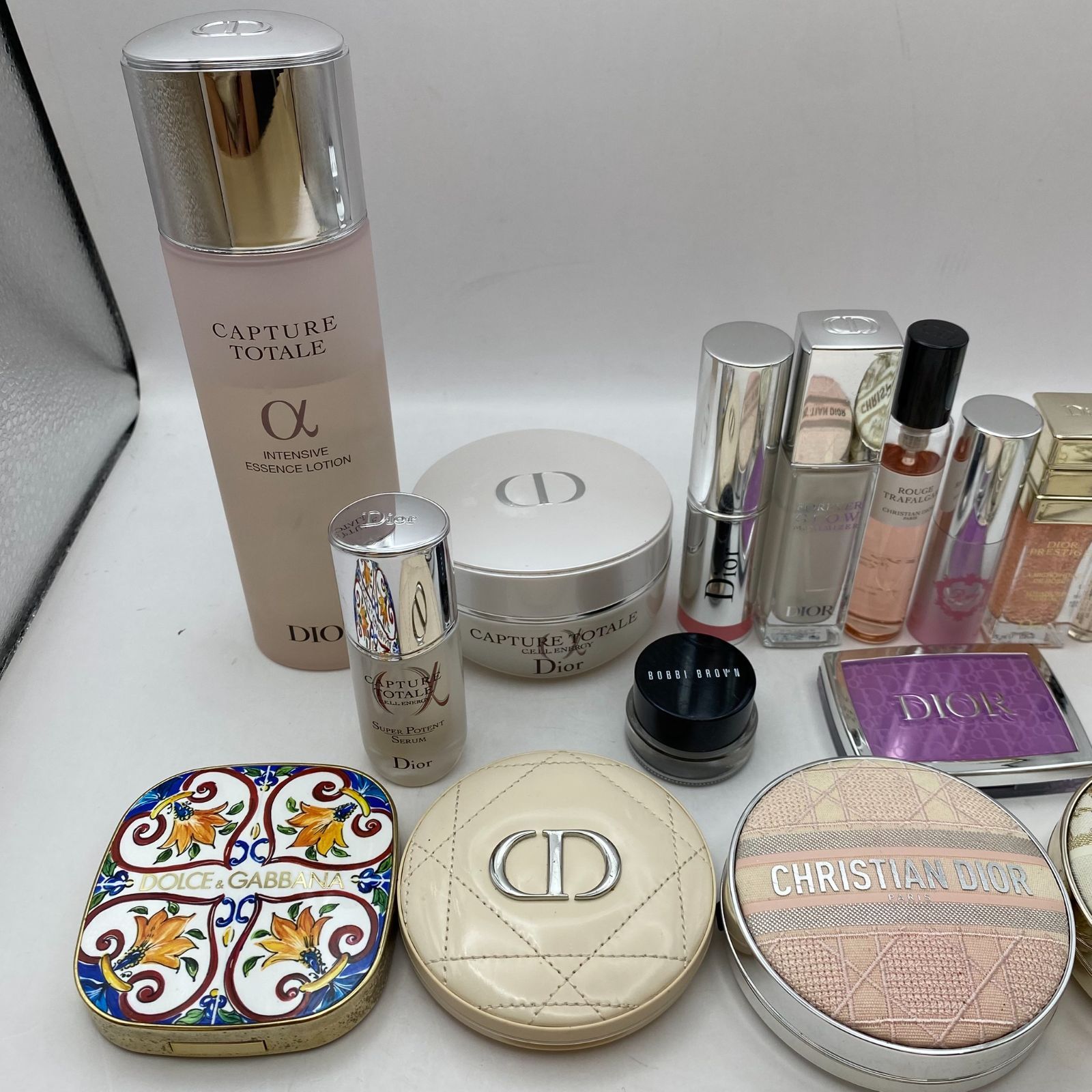 値下げ交渉お待ちしています！ 新品未使用 DIOR化粧品まとめ売り 中古】コスメ まとめ売り Dior 等 全15点 - メルカリ