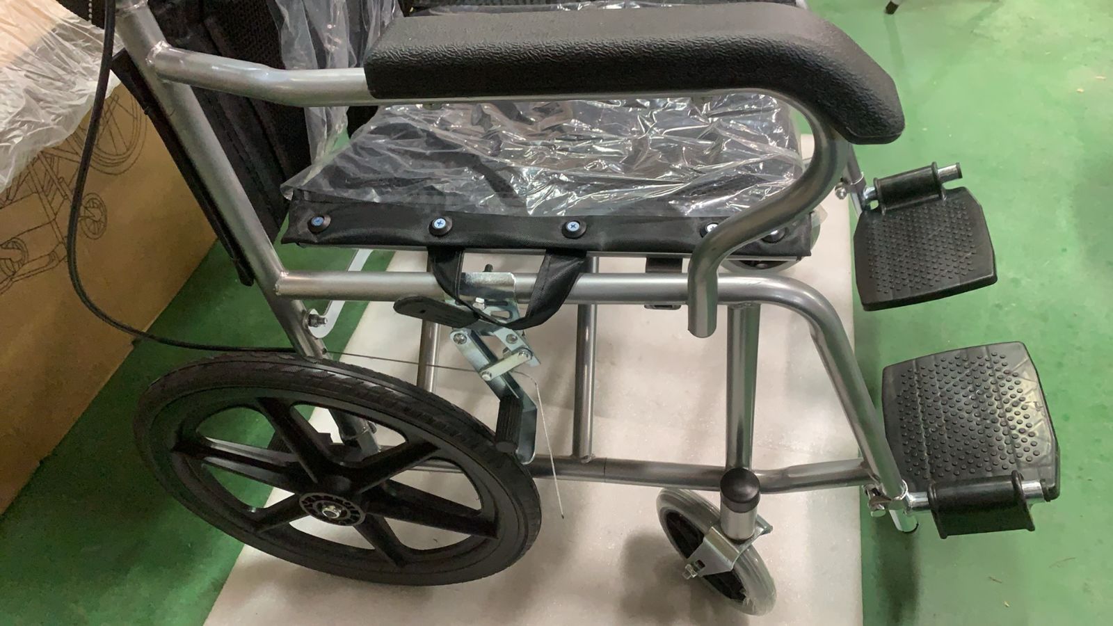 介助型車椅子 車いす