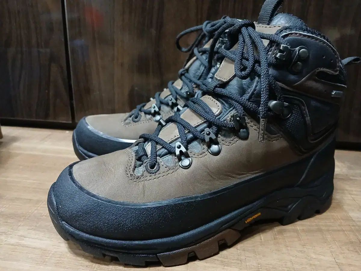 KOLON SPORT コーロンスポーツ ブラウン色 登山靴 240mm