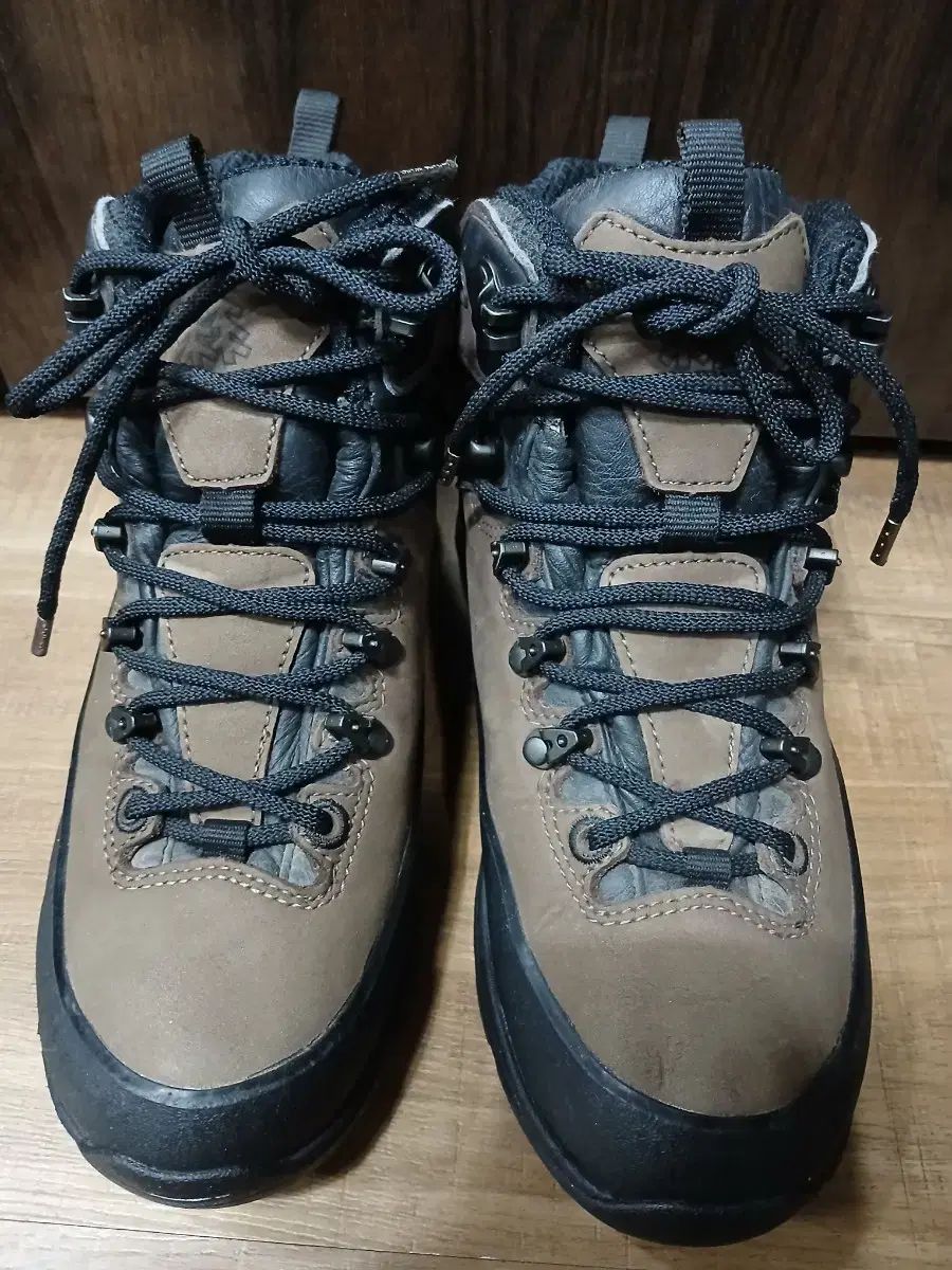 KOLON SPORT コーロンスポーツ ブラウン色 登山靴 240mm