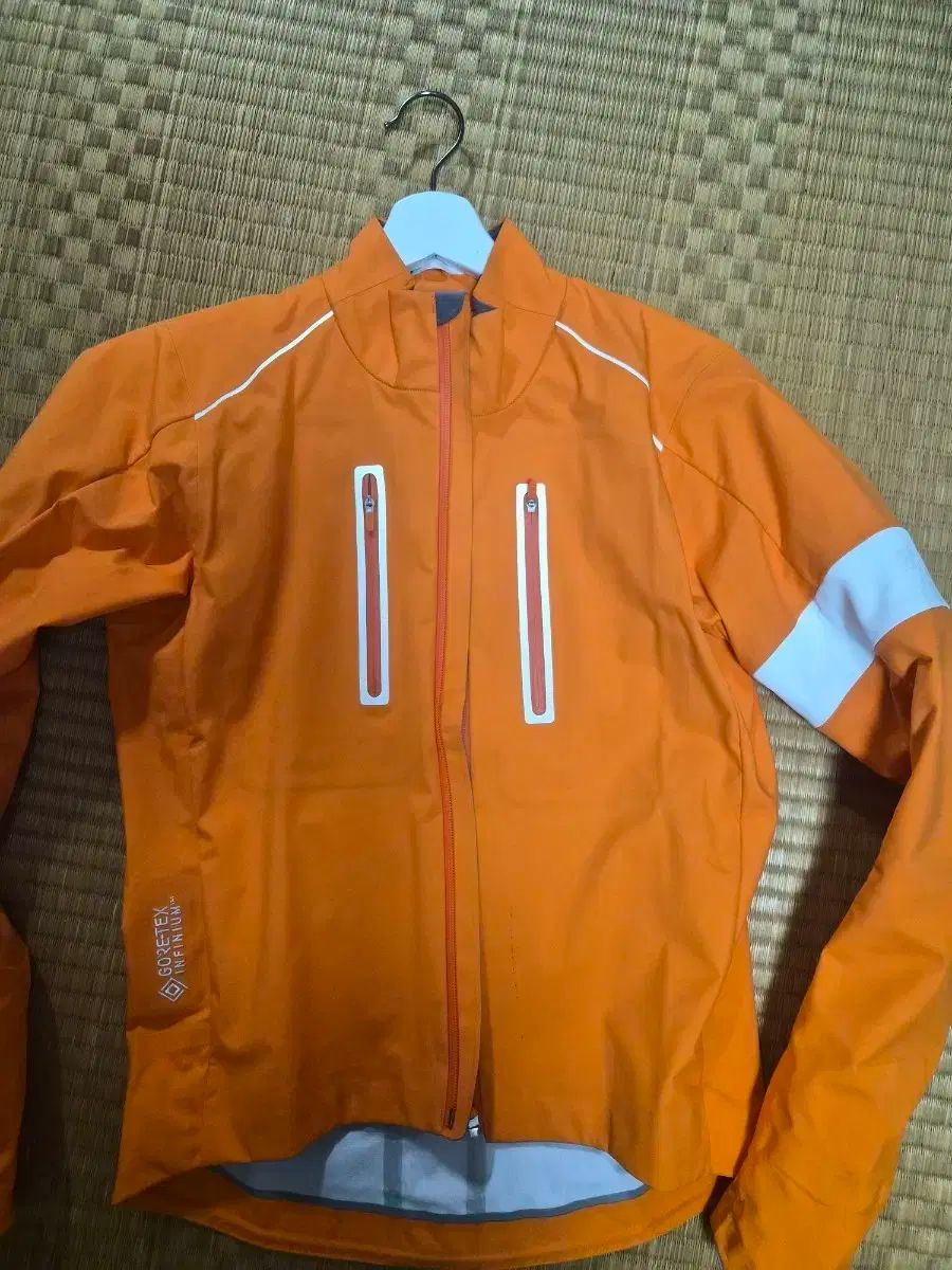 ゴアテックス インフィニウム オレンジ ジャケットs