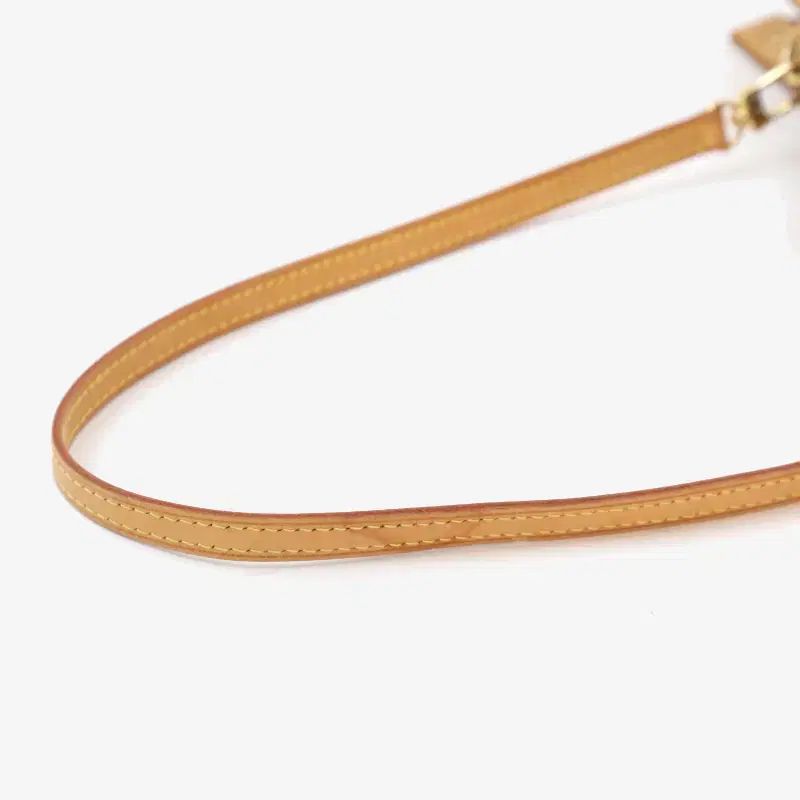  ルイヴィトン モノグラム ヴェルニ アマラント ルクソール オーバー V メッセンジャーバッグ ショルダーバッグ