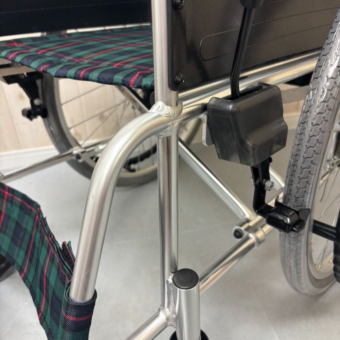 mikiミキ　車椅子　MPN-43JD 自走用 MPN-43JD HG｜車いすと介護用品の製造、販売 株式会社MiKi ミキ