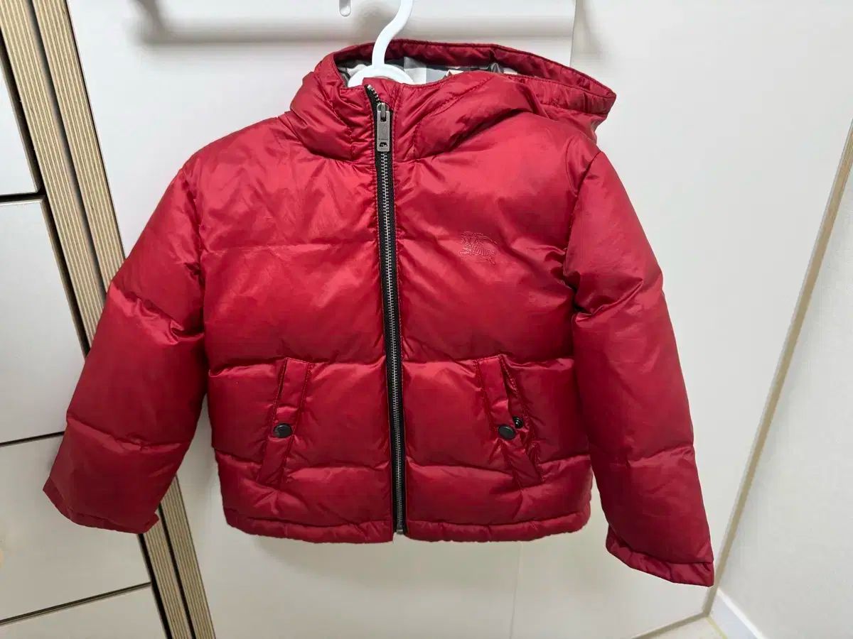 BURBERRY ダウン baby 2Y 92cm 赤 BURBERRY バーバリー ダウンジャケット レッド BURBERRY ダウン baby