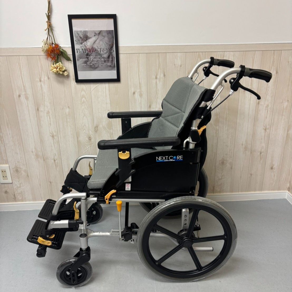 NEXT-61B 松永製作所 ネクストコアシリーズ アジャスト 介助式車椅子 車いす ノーパンクタイヤ MATSUNAGA 介護用品