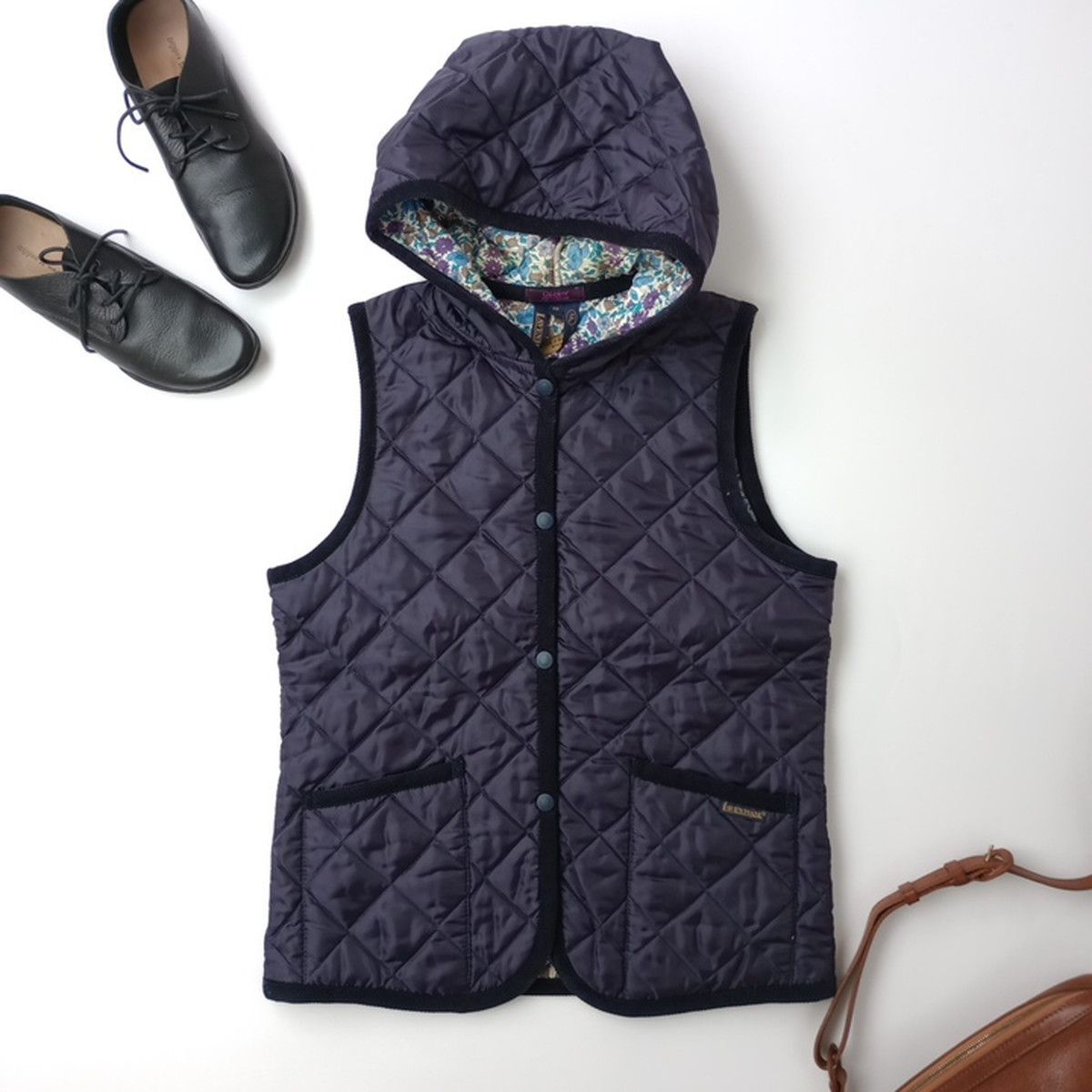 ♡美品♡ LAVENHAM ラベンハム ベスト フード リバーシブル リバティ LAVENHAM フード付きキルティングベスト S LIBERTYリバティ柄 新品タグ