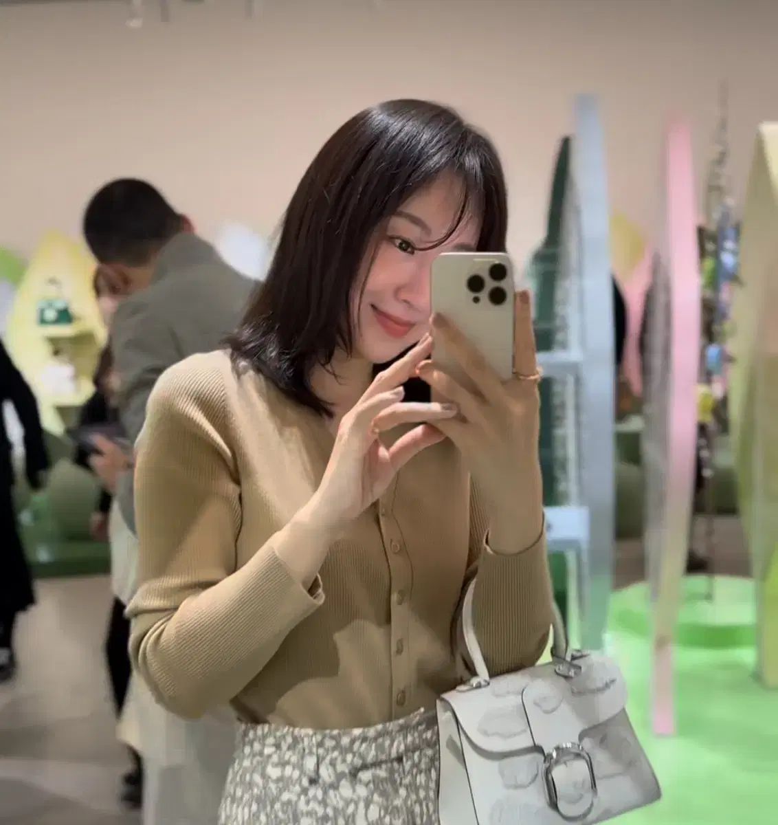 アクスタ ティー ネイマー ゴージ カーディガン