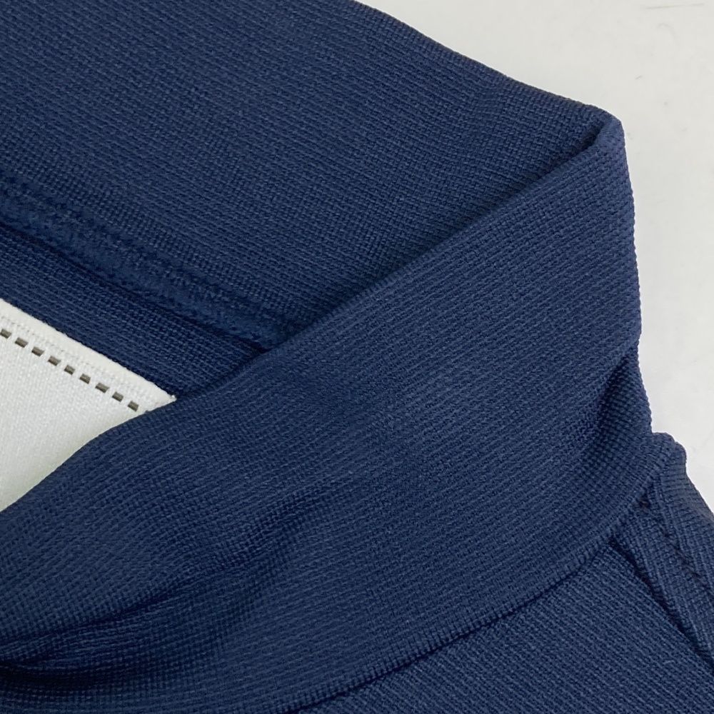 モデル ノースリーブシャツ