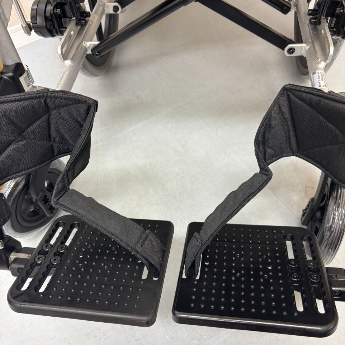 ノーパンクタイヤ MATSUNAGA