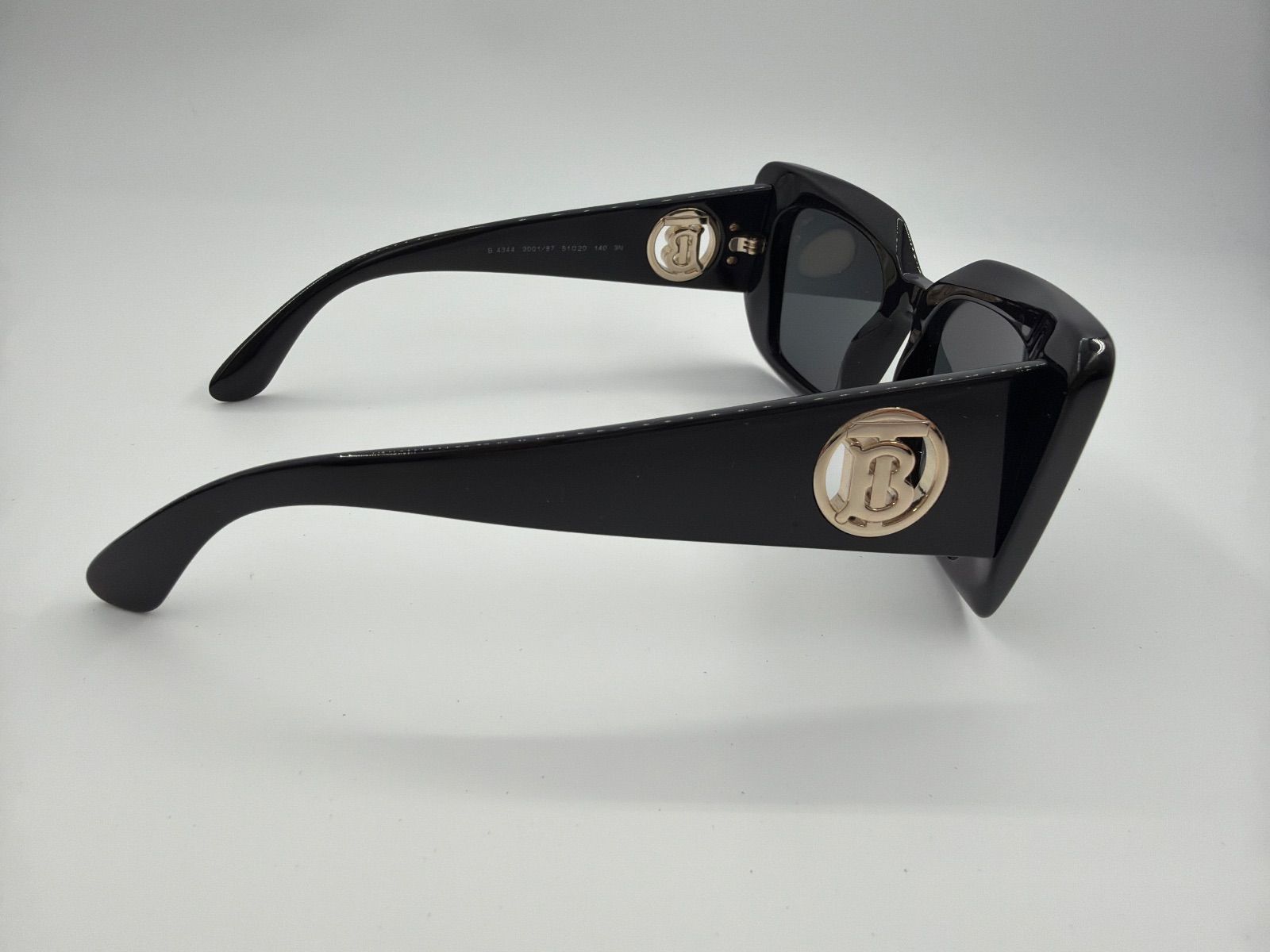 Burberry バーバリー