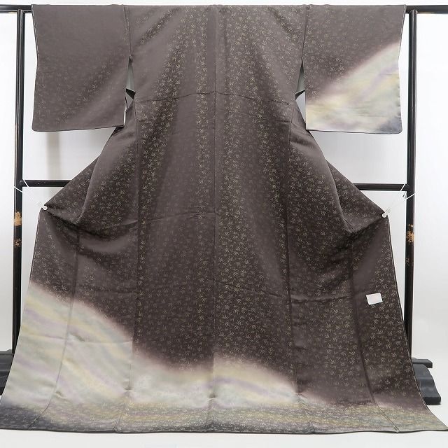 新品 単衣 二代目一竹 一竹の辻ヶ花 落款 着物 仕付け糸付 色無地 5990 新品 二代目一竹 一竹の辻ヶ花 銀通し 落款“再び高みへと辻が花に夢を