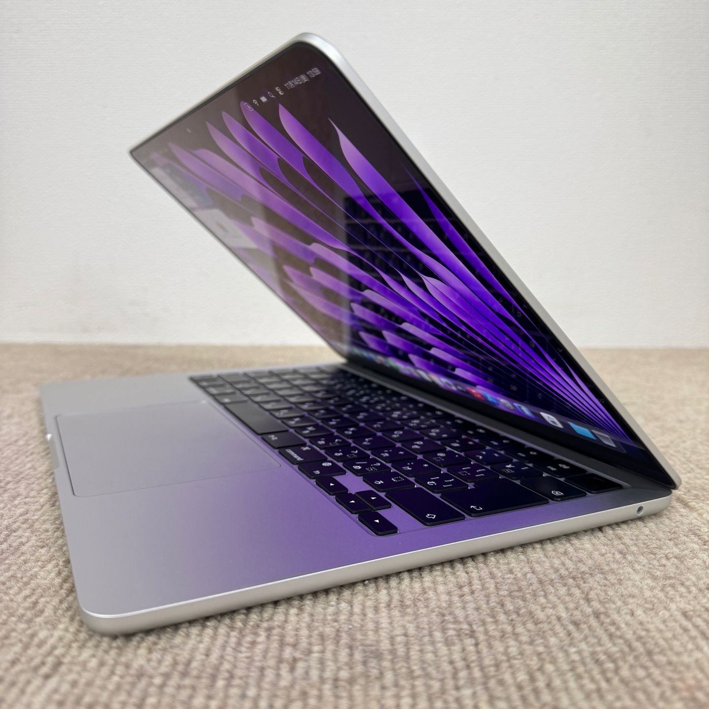 Apple MacBook Air Ｍ1 512GB 2022年　美品 Amazon.com: Apple 2022 MacBook Air with Apple M2 Chip, 13-inch