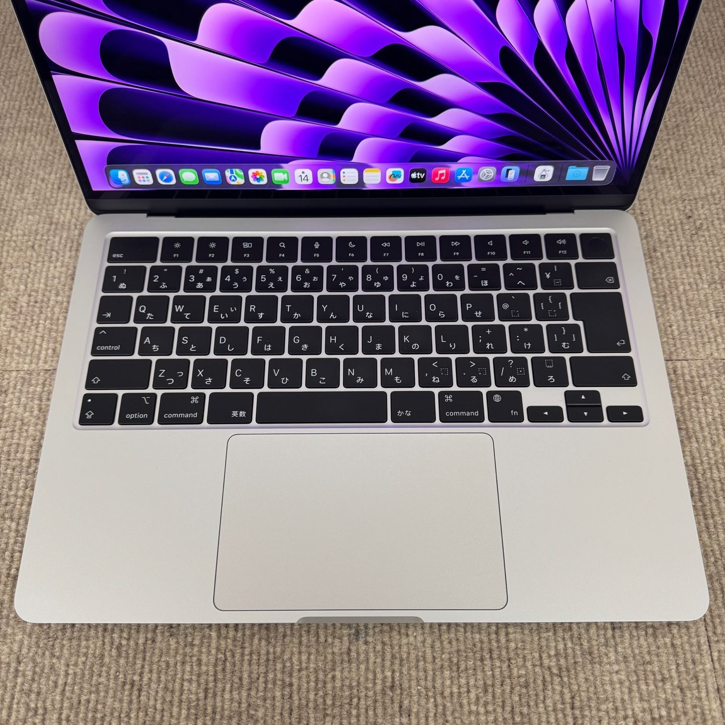 美品】Apple MacBook Air 13(2022, A2681) M2 / RAM 16GB / SSD 512GB