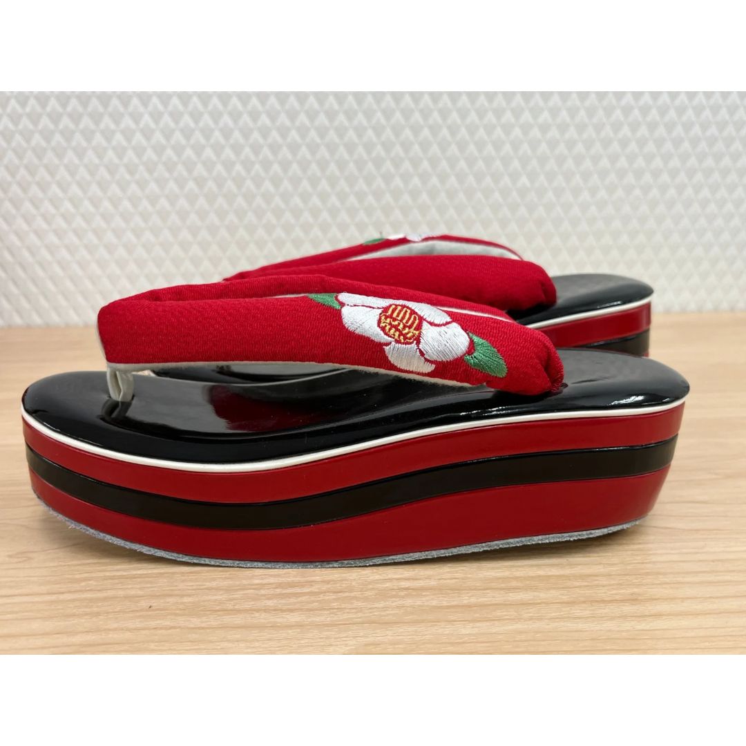  赤ちりめん地 紅白椿 フリーサイズ zb 001 草履 和装履物