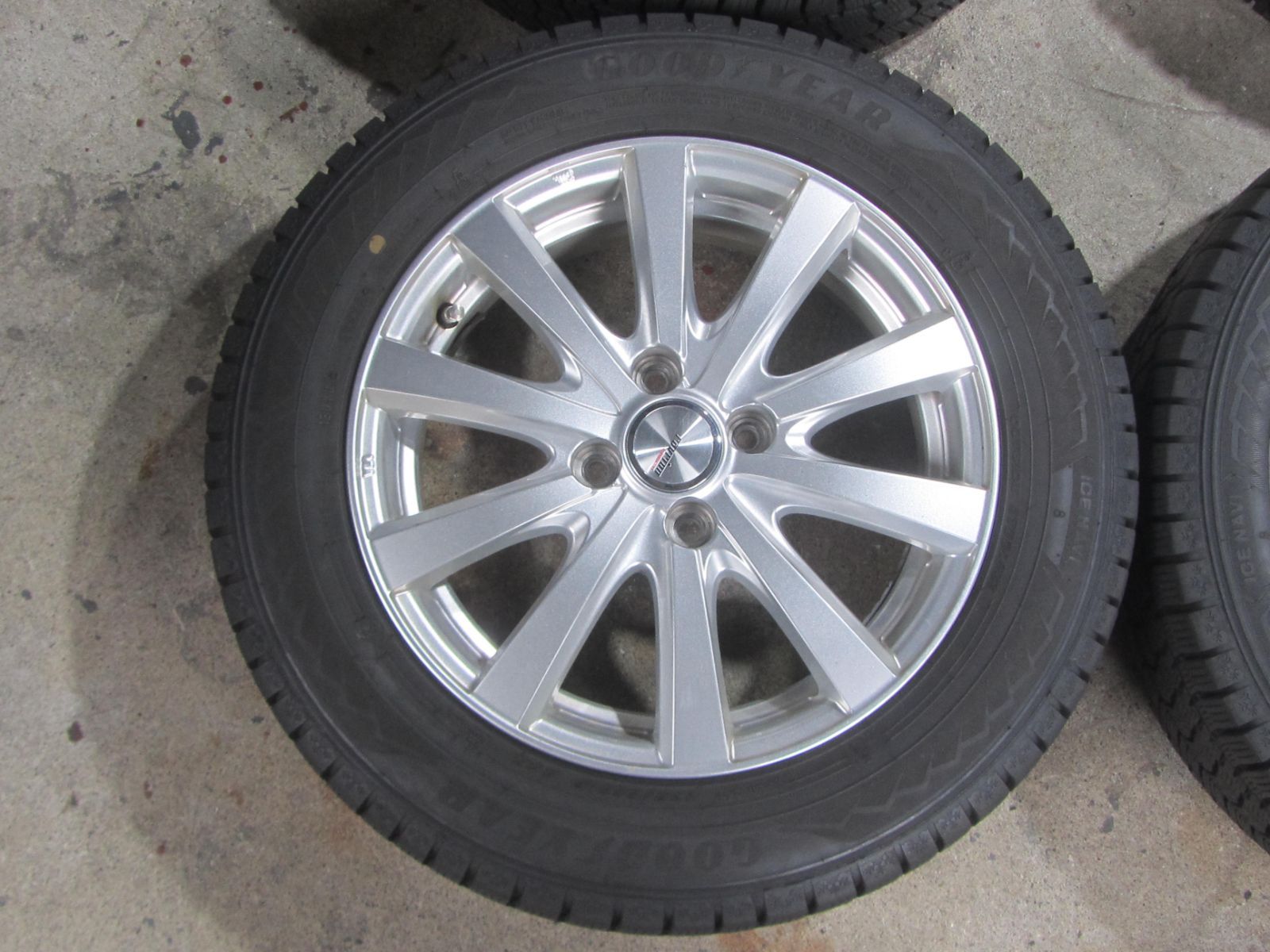 グッドイヤー アイスナビ8