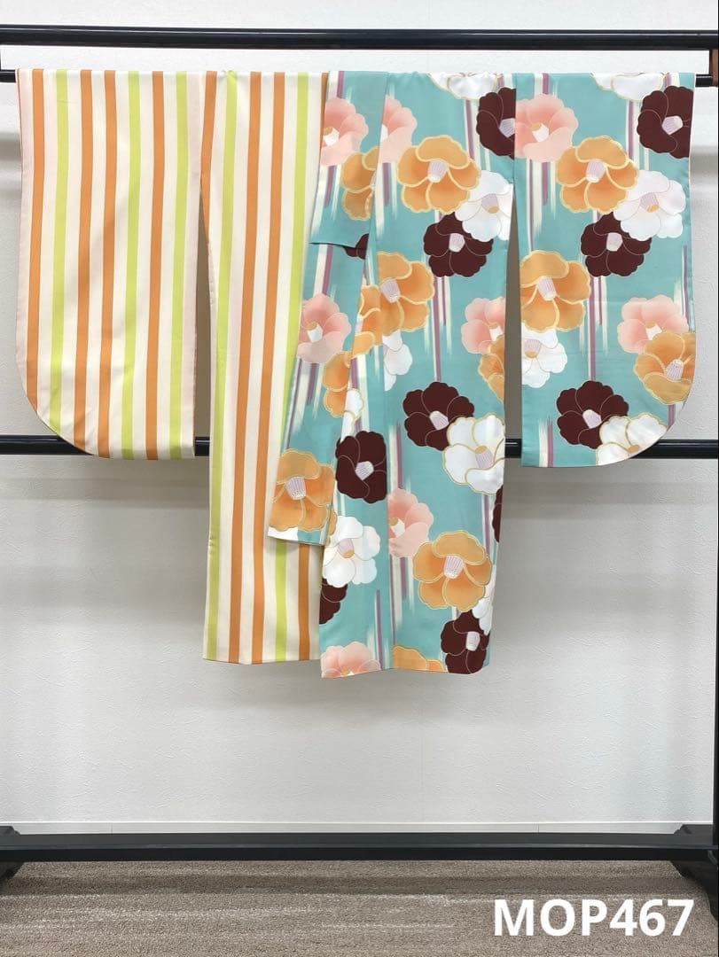 二尺袖 ポリエステル着物 片身替わり 金彩 椿 縦縞 袴用 MOP 467
