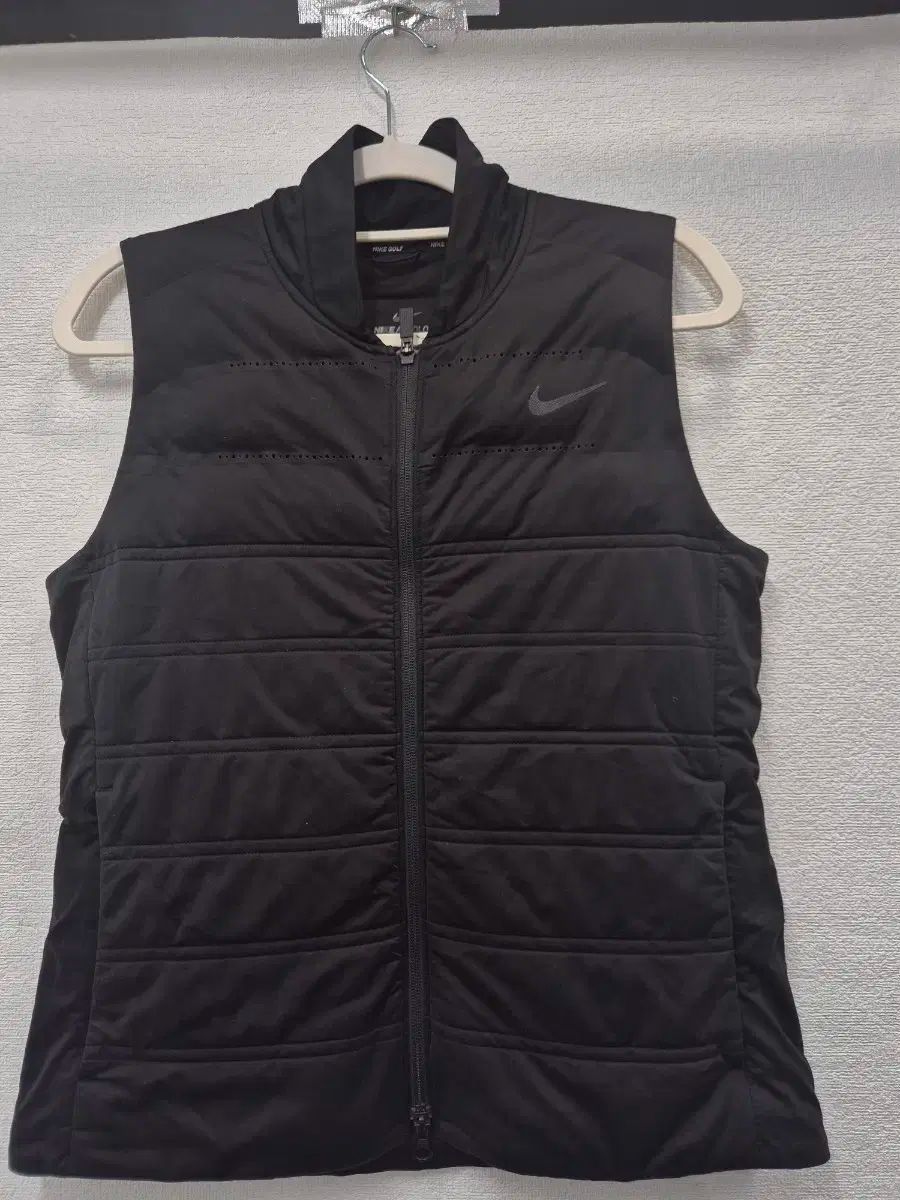 ナイキ エアロロフト ベスト 55