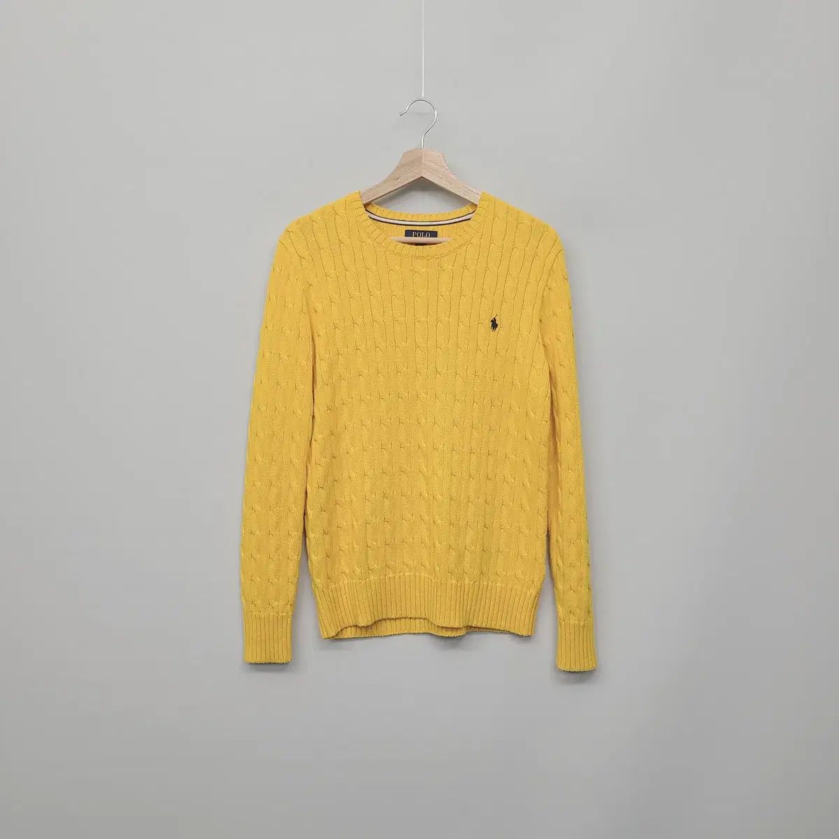 ケーブル ニット