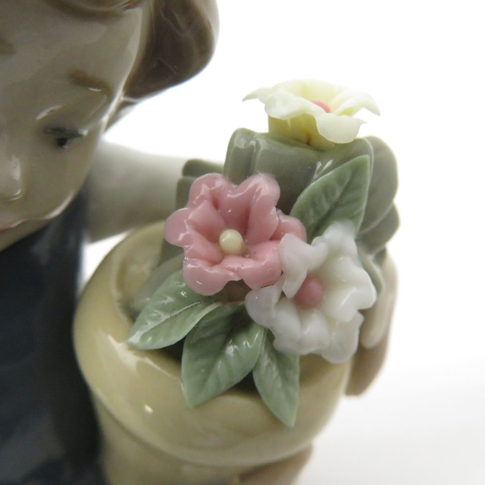 フィギュリン 置物