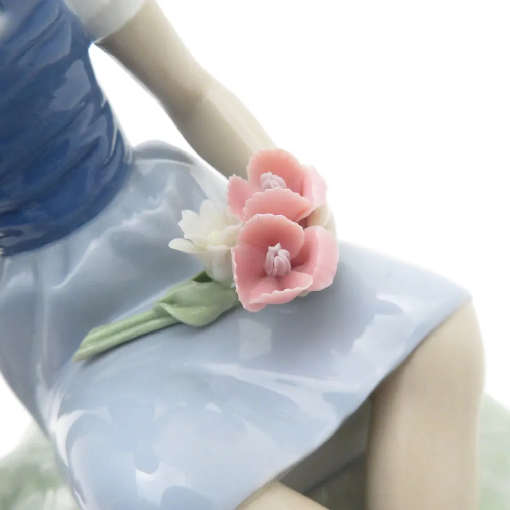 美品 LLADRO リヤドロ 1287 花を摘む少女 フィギュリン 置物 美品 LLADRO リヤドロ 1287 花を摘む少女 フィギュリン 置物