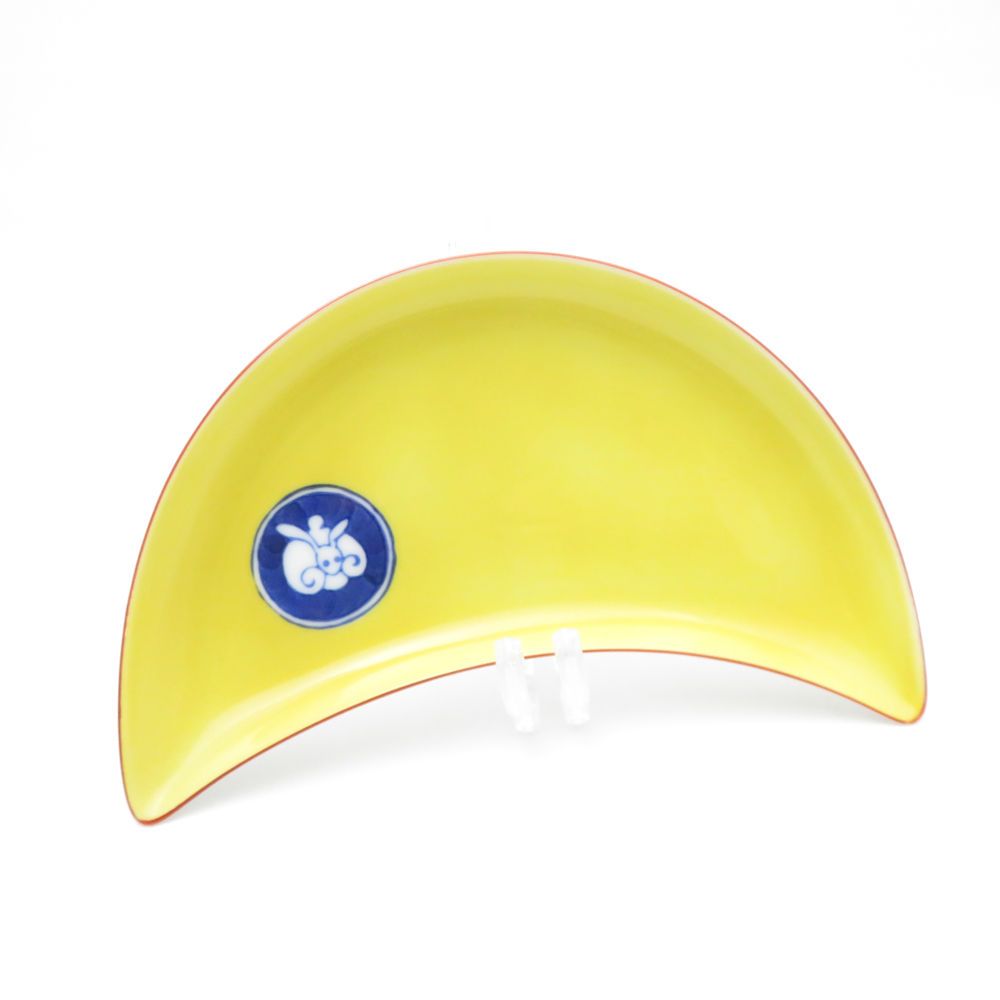 Fukagawa Seiji 深川製磁 黄地兎 うさぎ 半月皿 2枚 ペア クレセントディッシュ 有田焼 SY13421D2