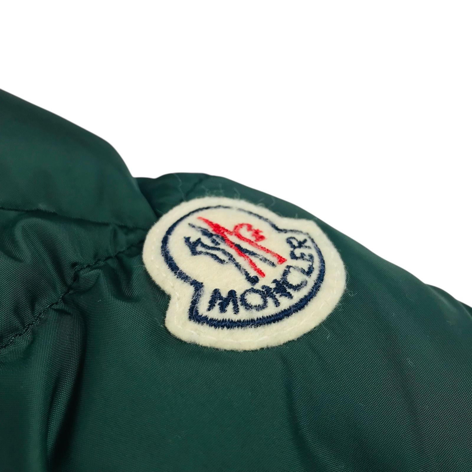 MONCLER モンクレール AUBERIE ボーイズ ブランドアイコンワッペン スウェット地ライナーフード付き ナイロン フルジップスナップボタン比翼仕立て ダウンジャケット 10 A 140㎝ チルドレン キッズダウンジャケット 子供服 冬物