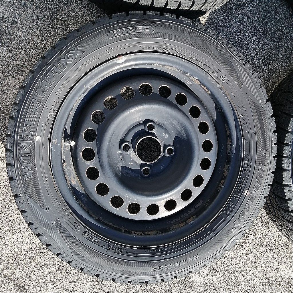 鉄ホイールスタッドレスタイヤ付