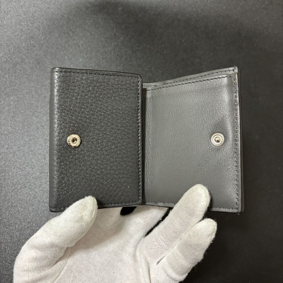 r91 フェンディ 三つ折り財布 ピーカブー グレー Fendi - メルカリ