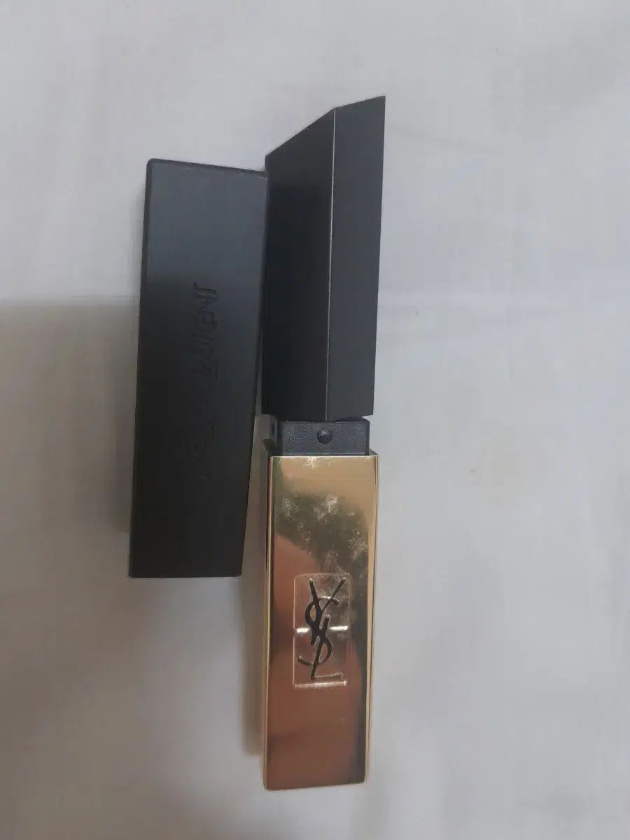 ケーブル編みニット s