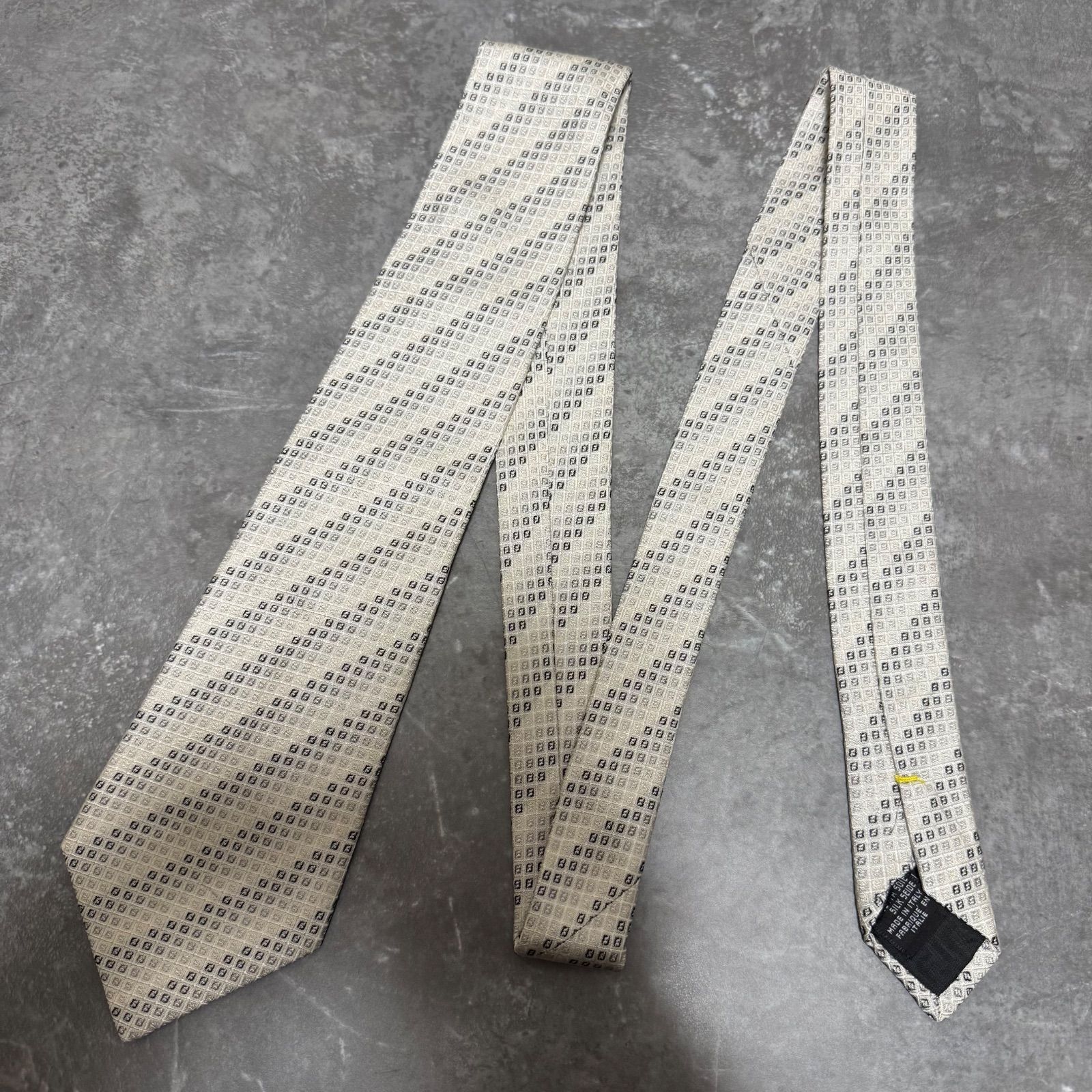 【✨美品✨】FENDI フェンディ ネクタイ ソリッド 結婚式 無地 ズッカ刻印 ✨美品✨】FENDI フェンディ ネクタイ ソリッド 結婚式 無地 ズッカ刻印