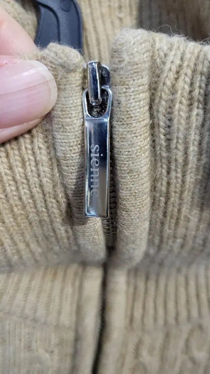 ケーブル ハーフネック