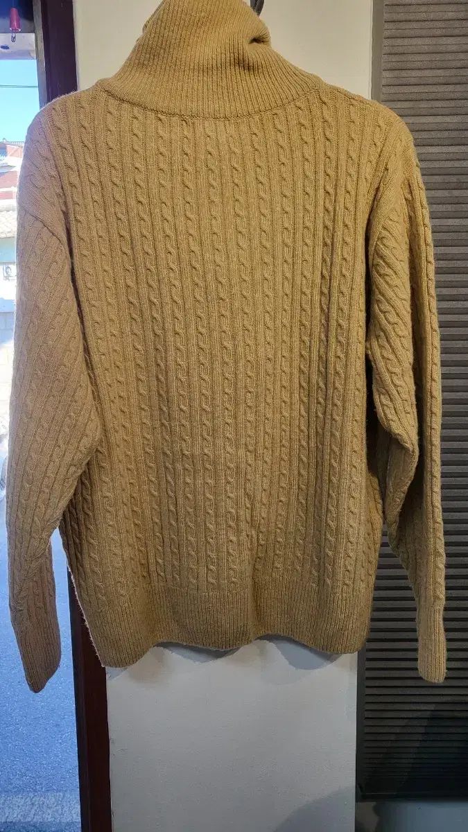 シエンヌ ケーブル ハーフネック ニット