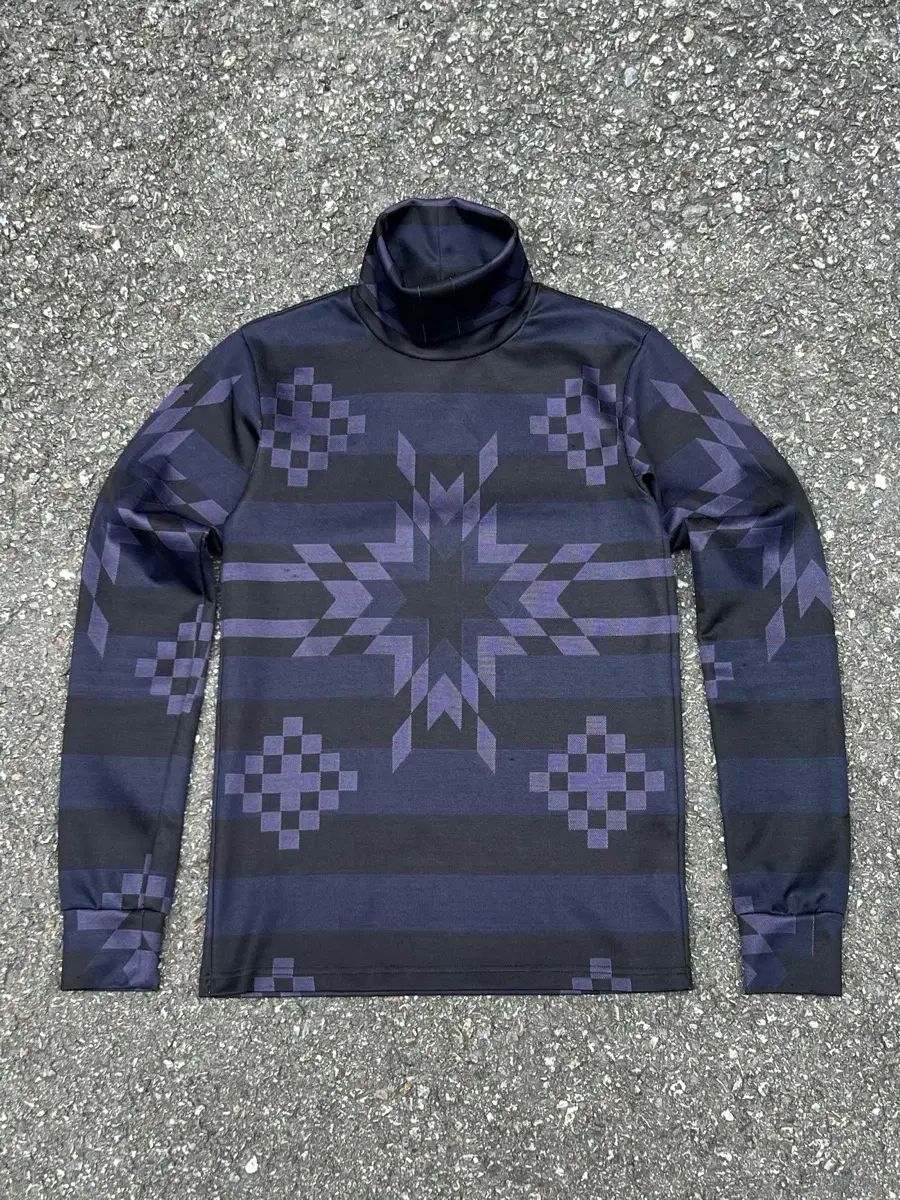 SOLOIST タートルネック ロングスリーブ