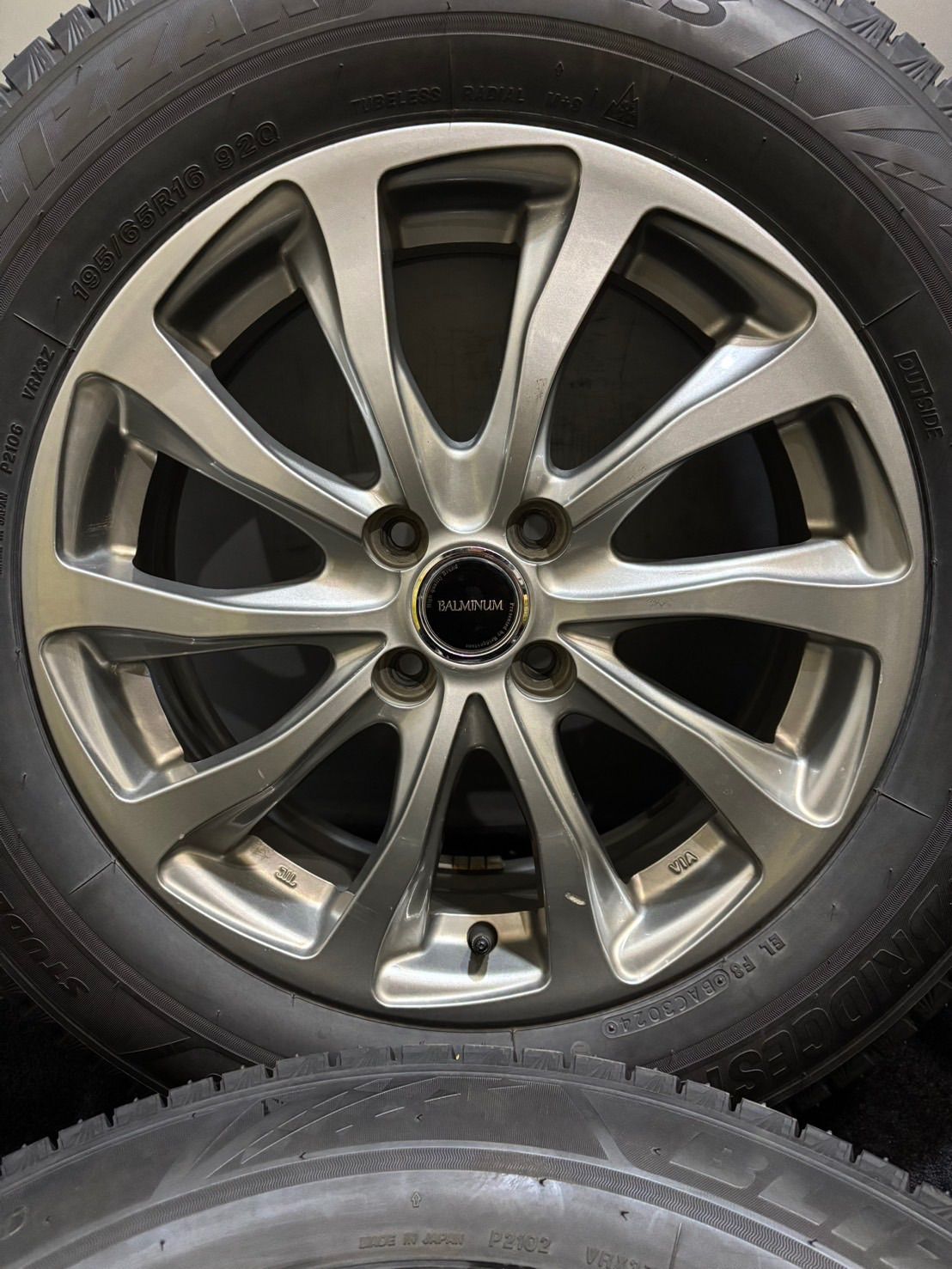 195 65 R 16 VRX 3 16インチ 6 J 40 100 4 H スタッドレス 4本 ライズ ロッキー 南3 K 720