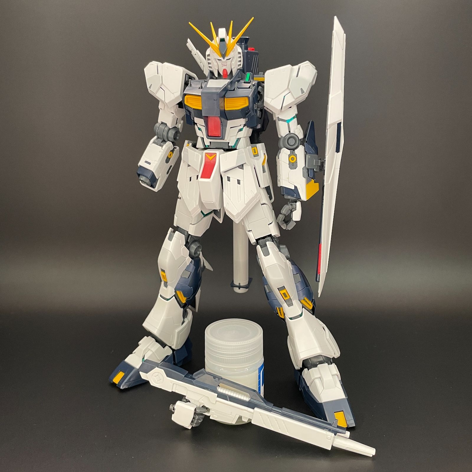 ガンプラ【中古品/破損、ファンネル欠品】 MG 1/100 νガンダム Ver.ka