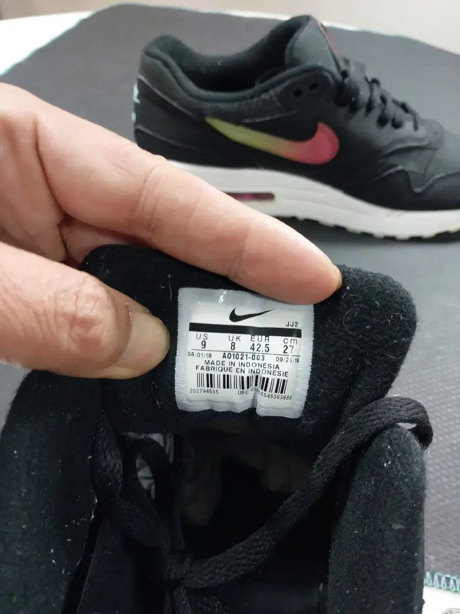 ナイキ エアマックス 1 ブラック ホログラム スウッシュ 265 270 タグ270