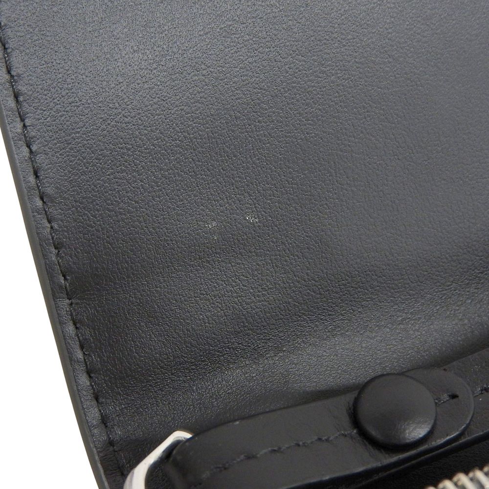 クロスボディバッグ