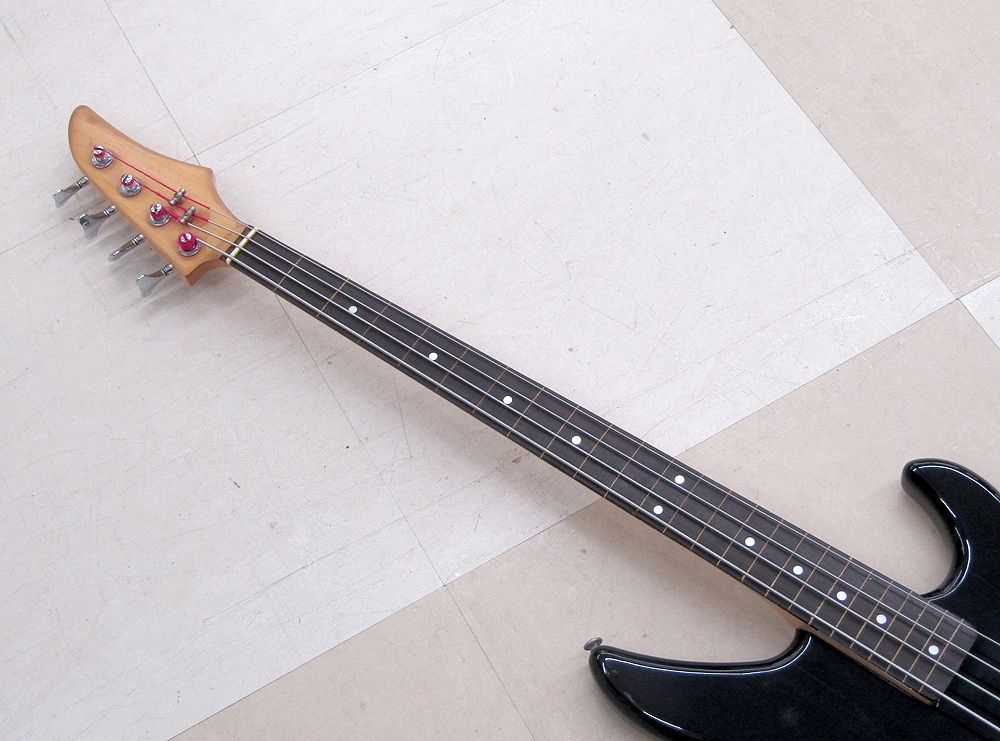 メーカー不明　フレットレスベース 自作品 フレットレスベース 詳細不明 約835mmスケール 4弦 出力確認