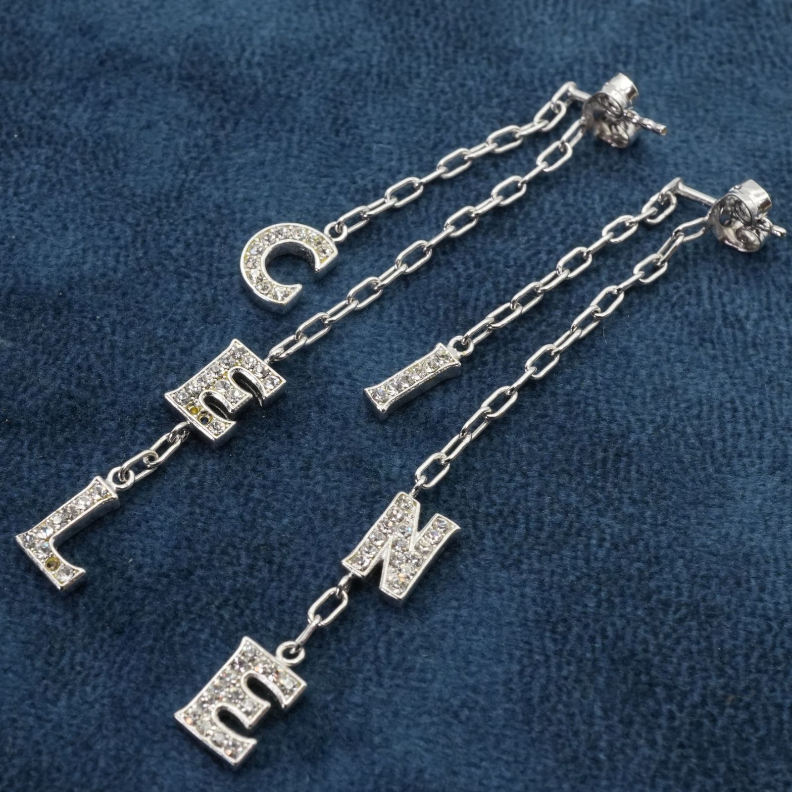 セリーヌ ロングチェーン ピアス ロゴ クリアストーン/24-4728S - メルカリ