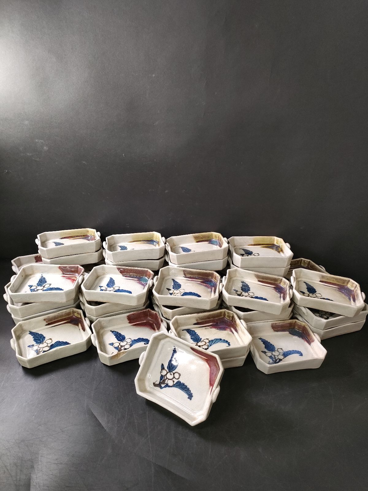 F 5-03 織部釉枇杷模様角刺身皿39客 小皿 小鉢 向付 角皿 長皿 刺身皿 銘々皿 懐石料理 懐石道具