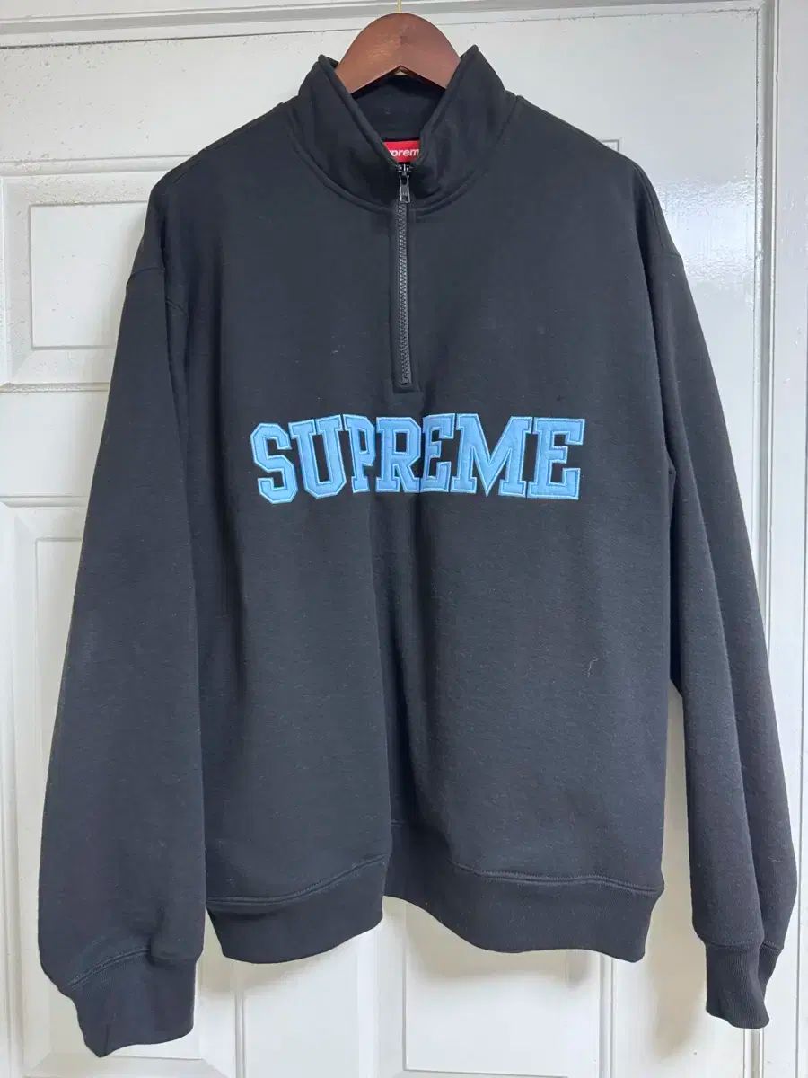 M シュプリーム カレッジエイト ハーフ ジップ プルオーバー ブラック