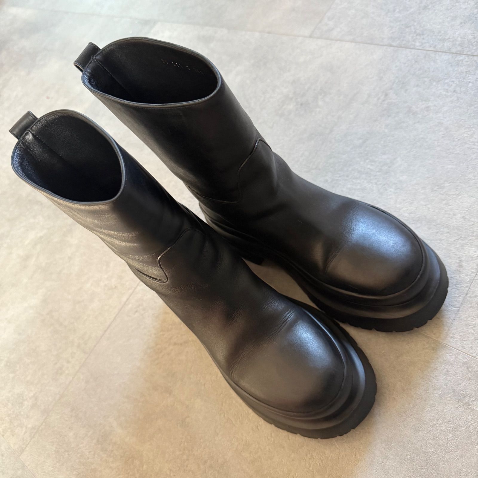 美品 VALENTINO GARAVANI ヴァレンティノガラヴァーニ ワンスタッズ