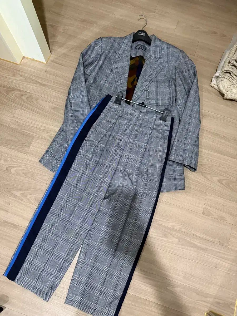 ラッキーシュエトゥ セットアップ