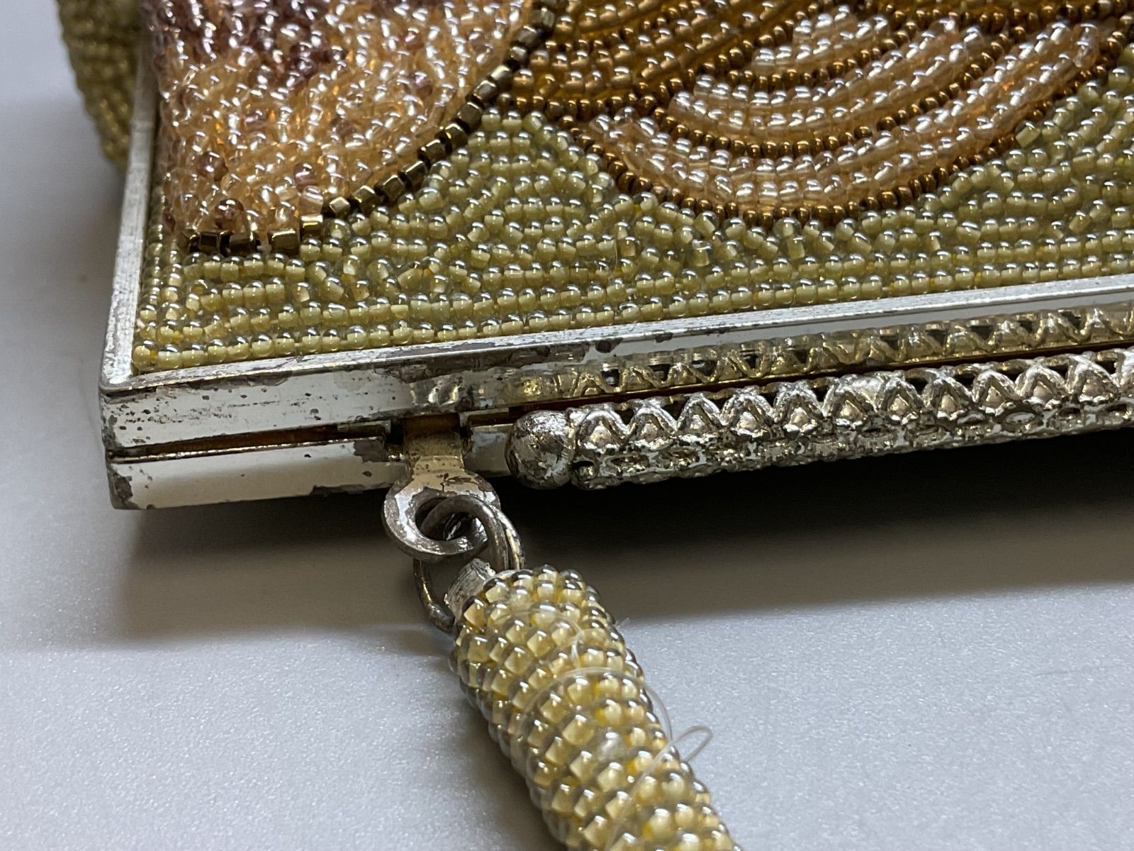 ビーズ細工 ブラウン