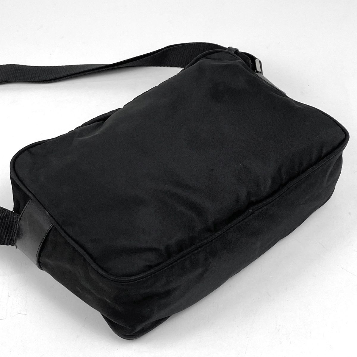 在庫一掃 プラダ PRADA ロゴプレート ショルダーバッグ ナイロン ネロ ブラック レディース