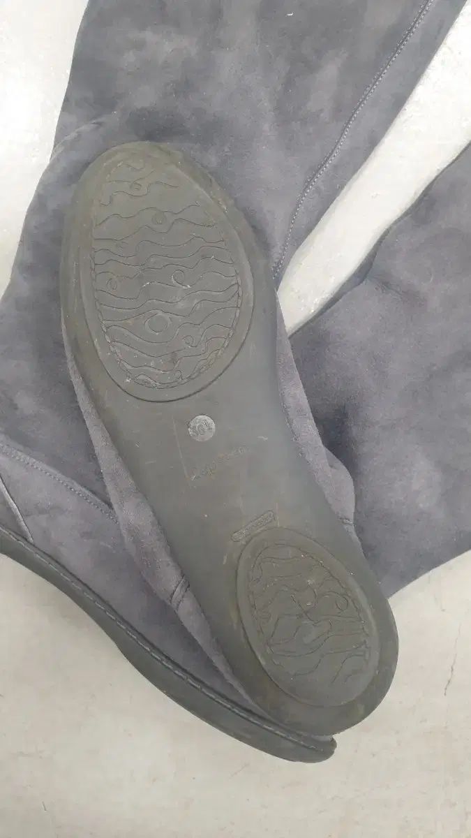 レペット シープスキンスウェード