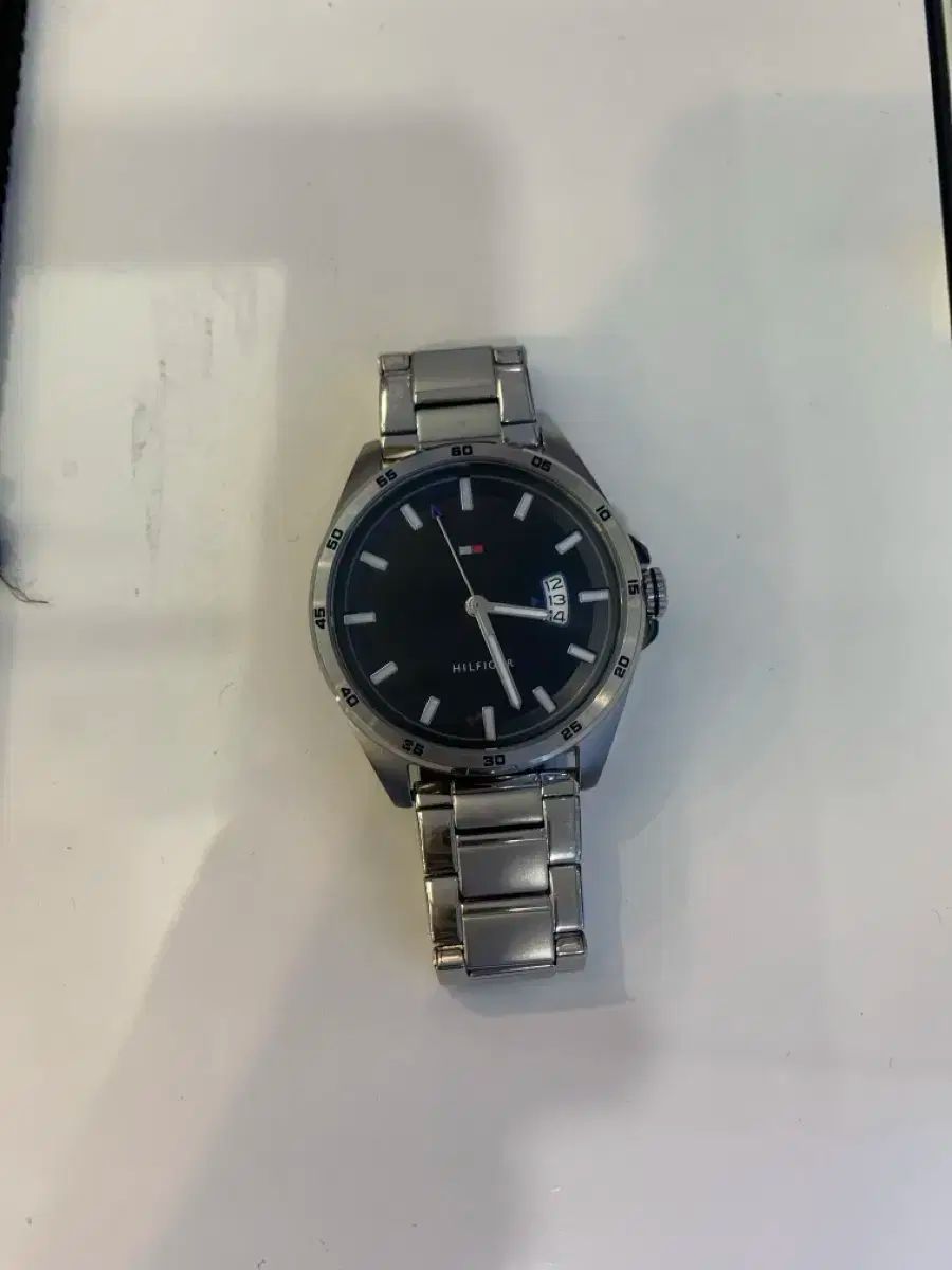 トミーヒルフィガー メタル リスト時計