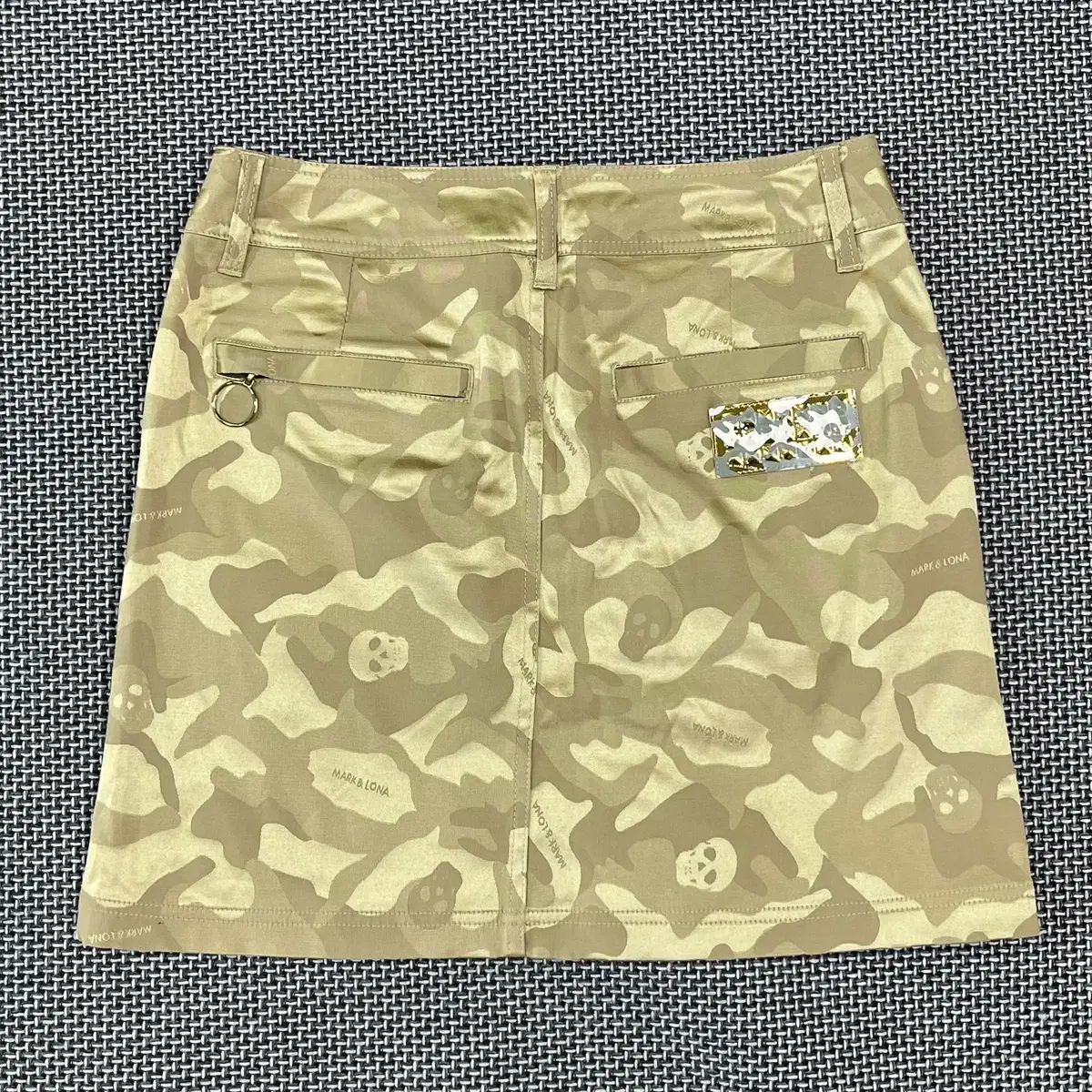 マークアンドロナ