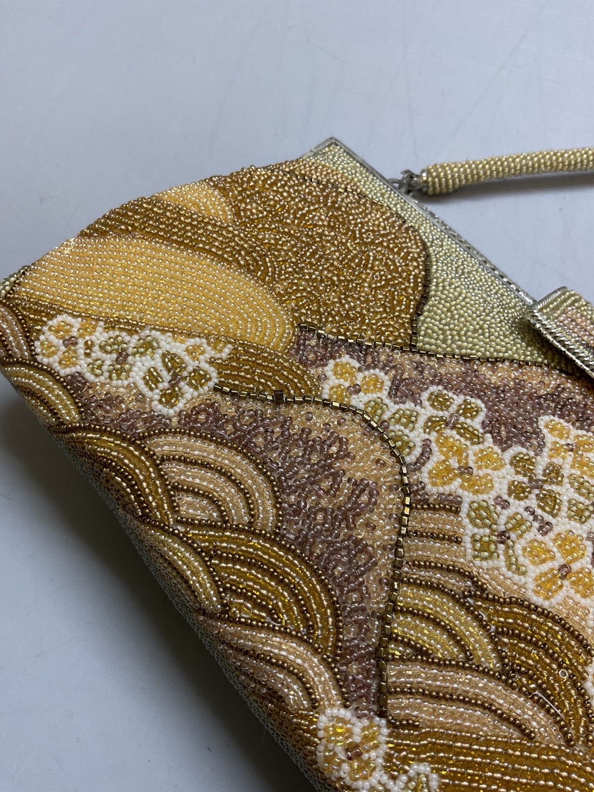 ビーズ細工 ブラウン