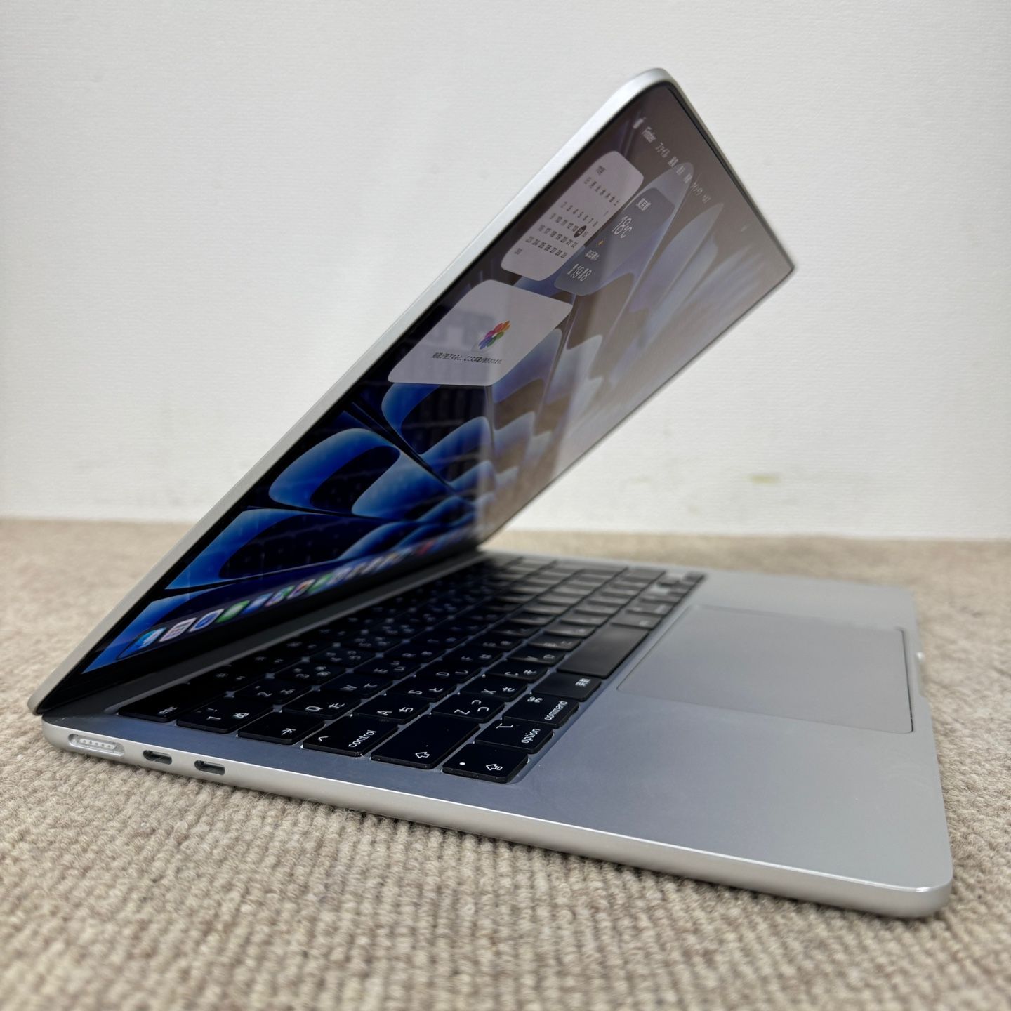 美品】Apple MacBook Air 13(2022, A2681) M2 / RAM 16GB / SSD 512GB